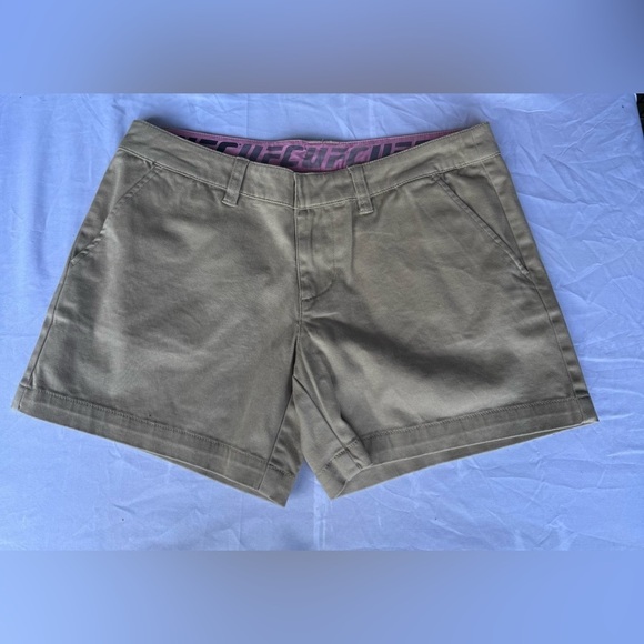 UFC Pants - NWOT Women’s UFC “The Flirt” Khaki Short